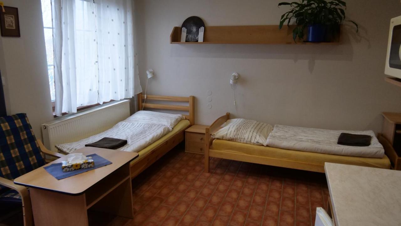Penzion Na Hradbach 로우니 외부 사진
